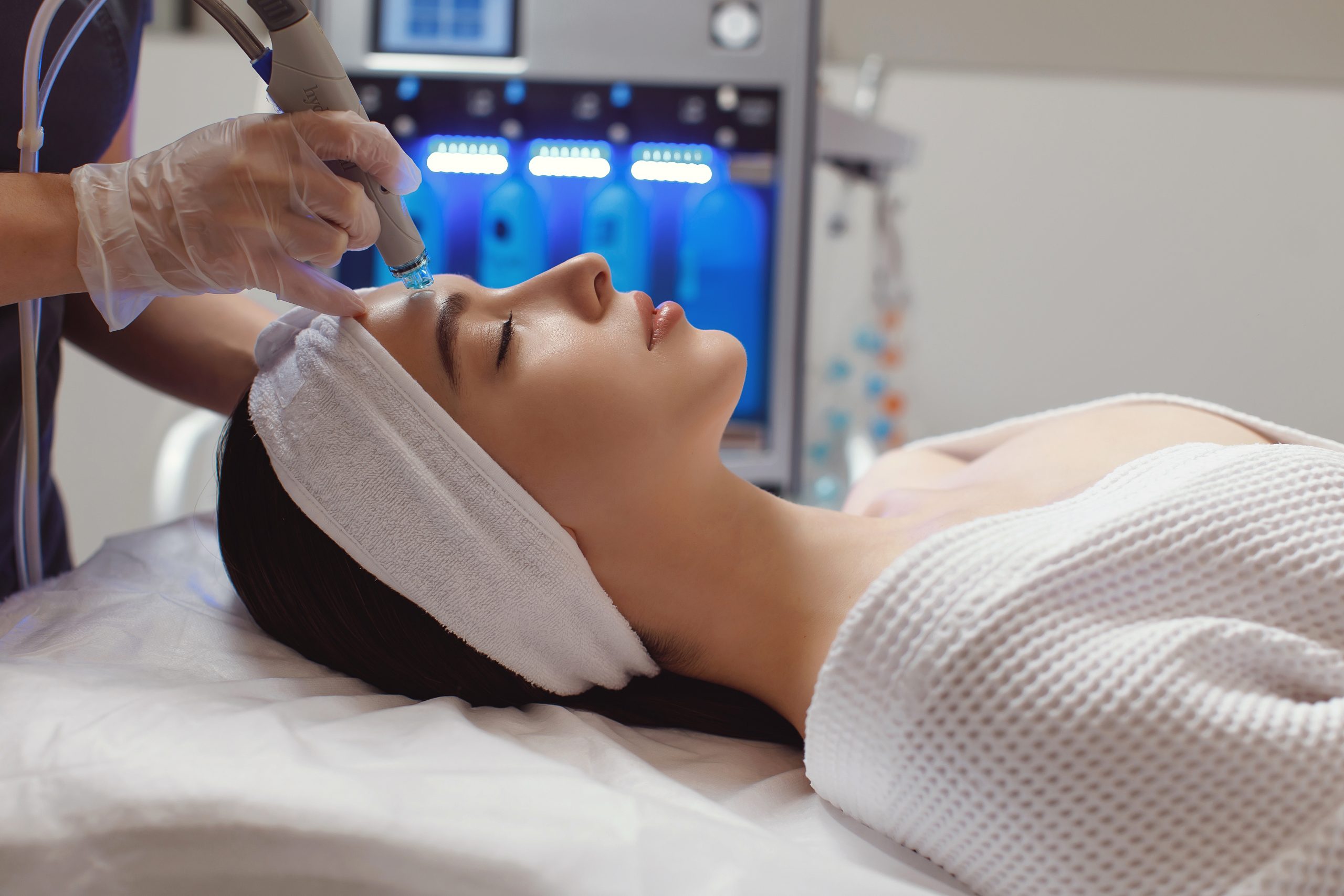 Hydrafacial Cilt Bakımı Nasıl Yapılır? Sıralaması Nasıldır?